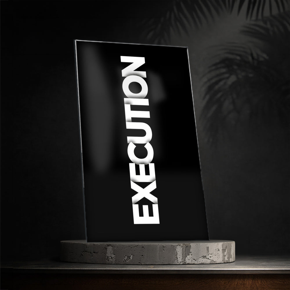 Execution Bold Black Glasbild