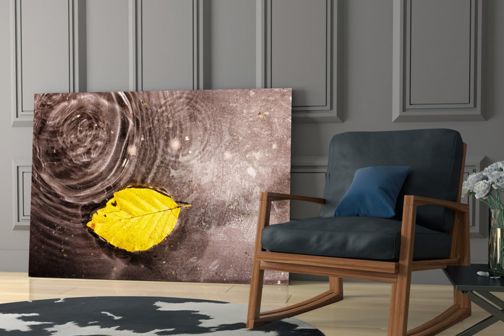 Yellow Leaf glass print guiding the eye along a minimalist hallway