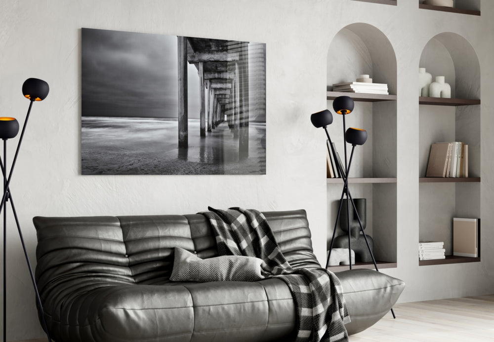 Dock panel anchoring a contemporary office with architectural focus