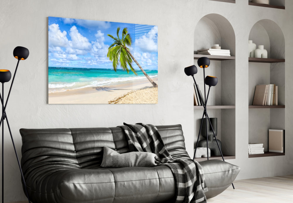 Holiday panel enhancing a bathroom with tropical calm