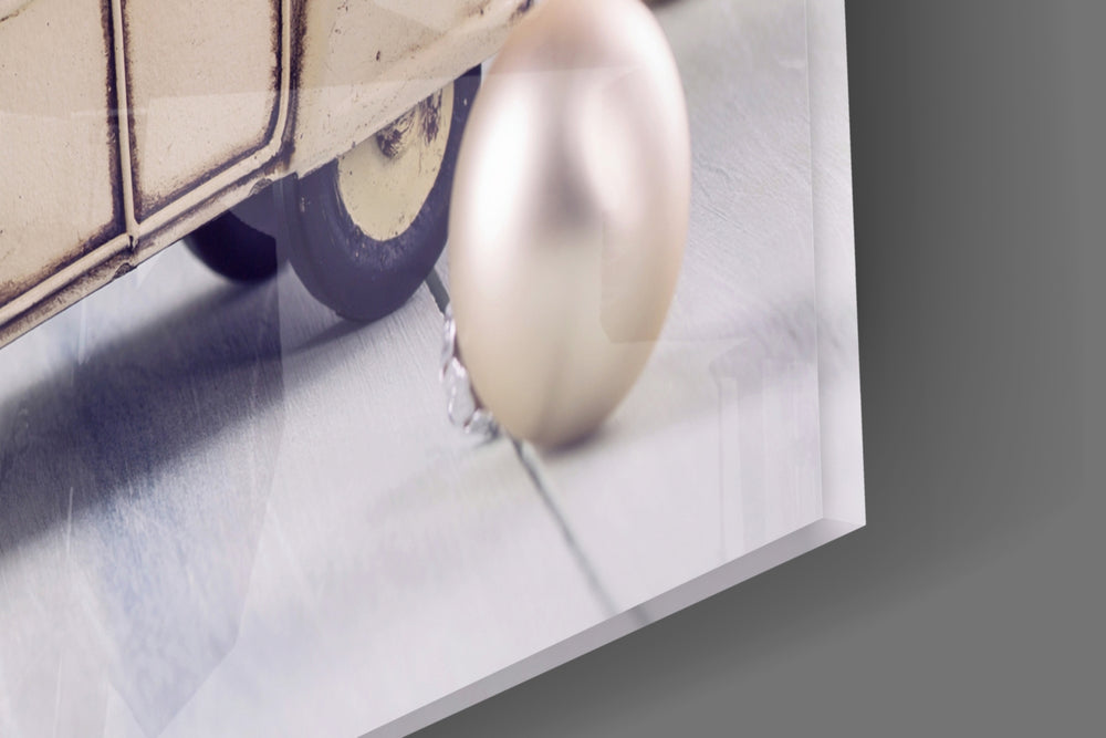 Citroën panel catching warm light to reveal its pastel palette