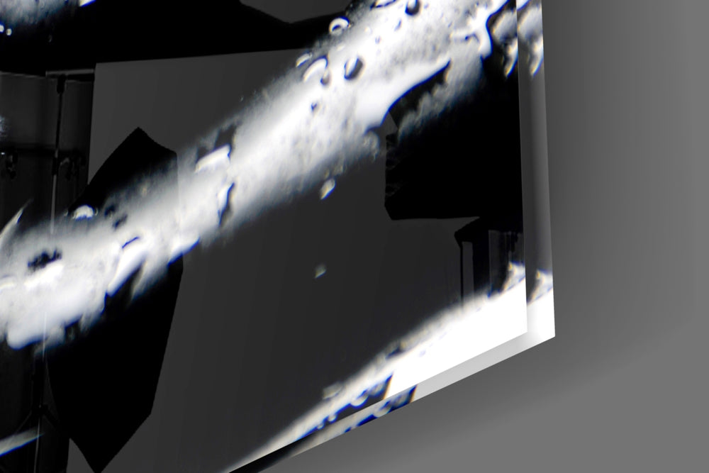 Spa panel catching soft light to reveal its orchid accent