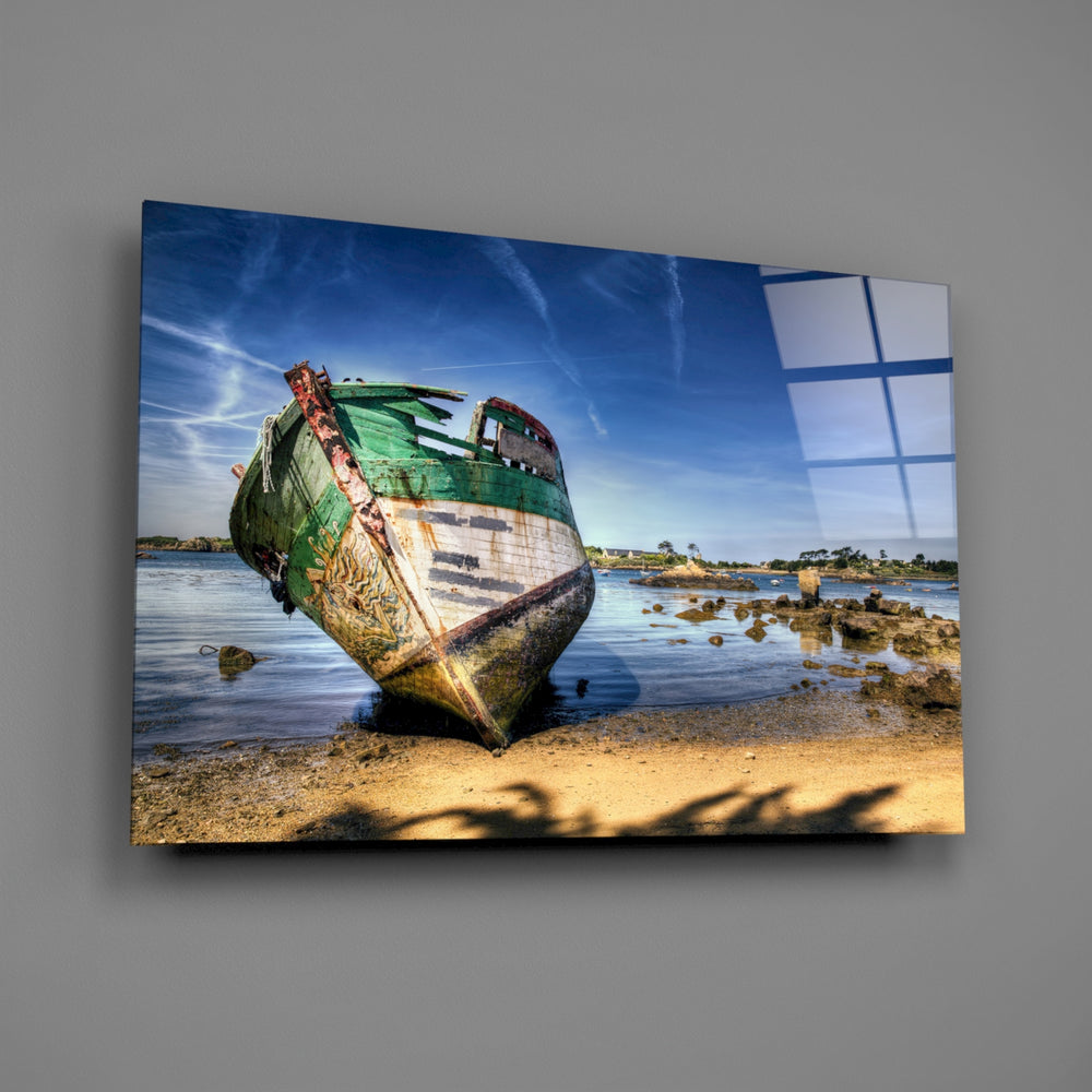 Tilted boat panel bringing maritime mood to a contemporary living space