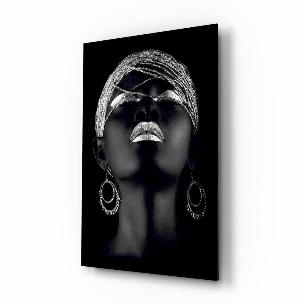 Luxe-african panel bringing editorial drama to a contemporary lounge