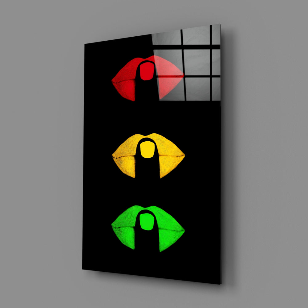 Lip Signal close-up showing red, yellow and green lips stacked vertically