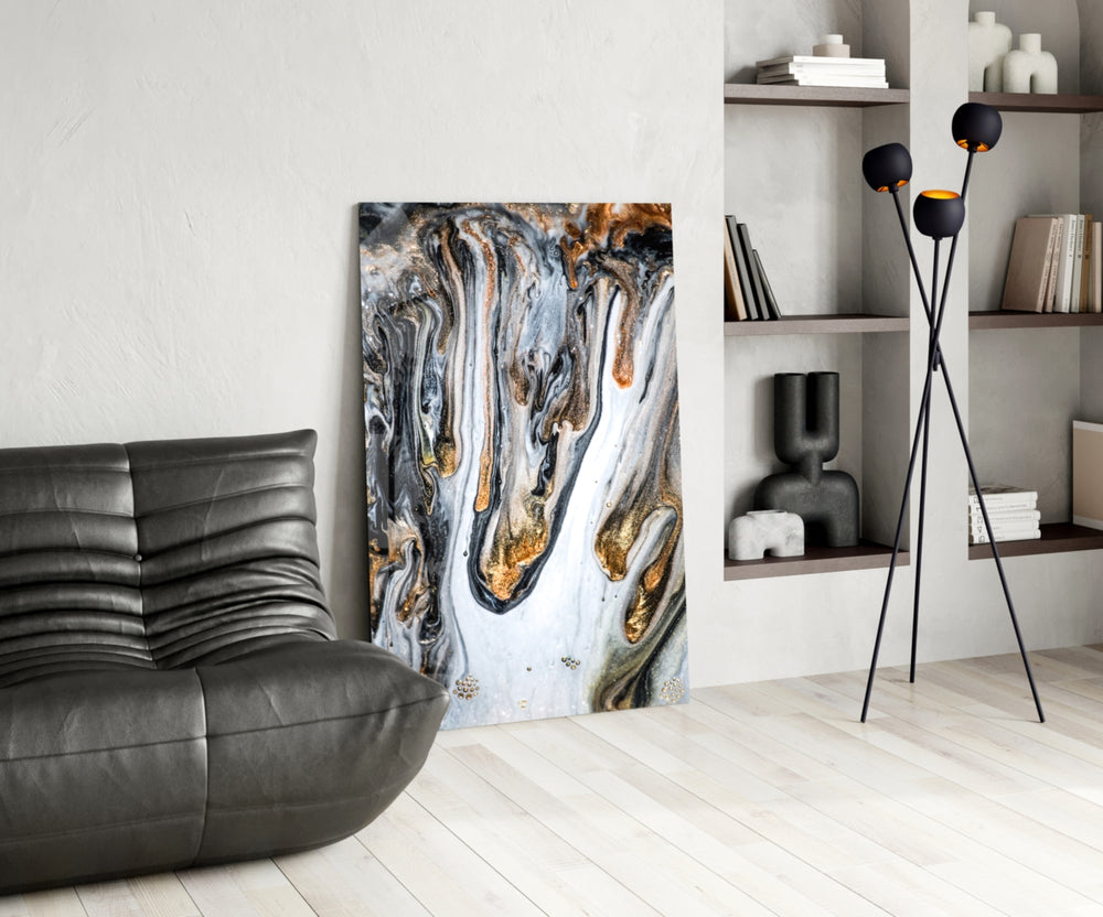 Abstract glass print enhancing a bathroom with cinematic drama