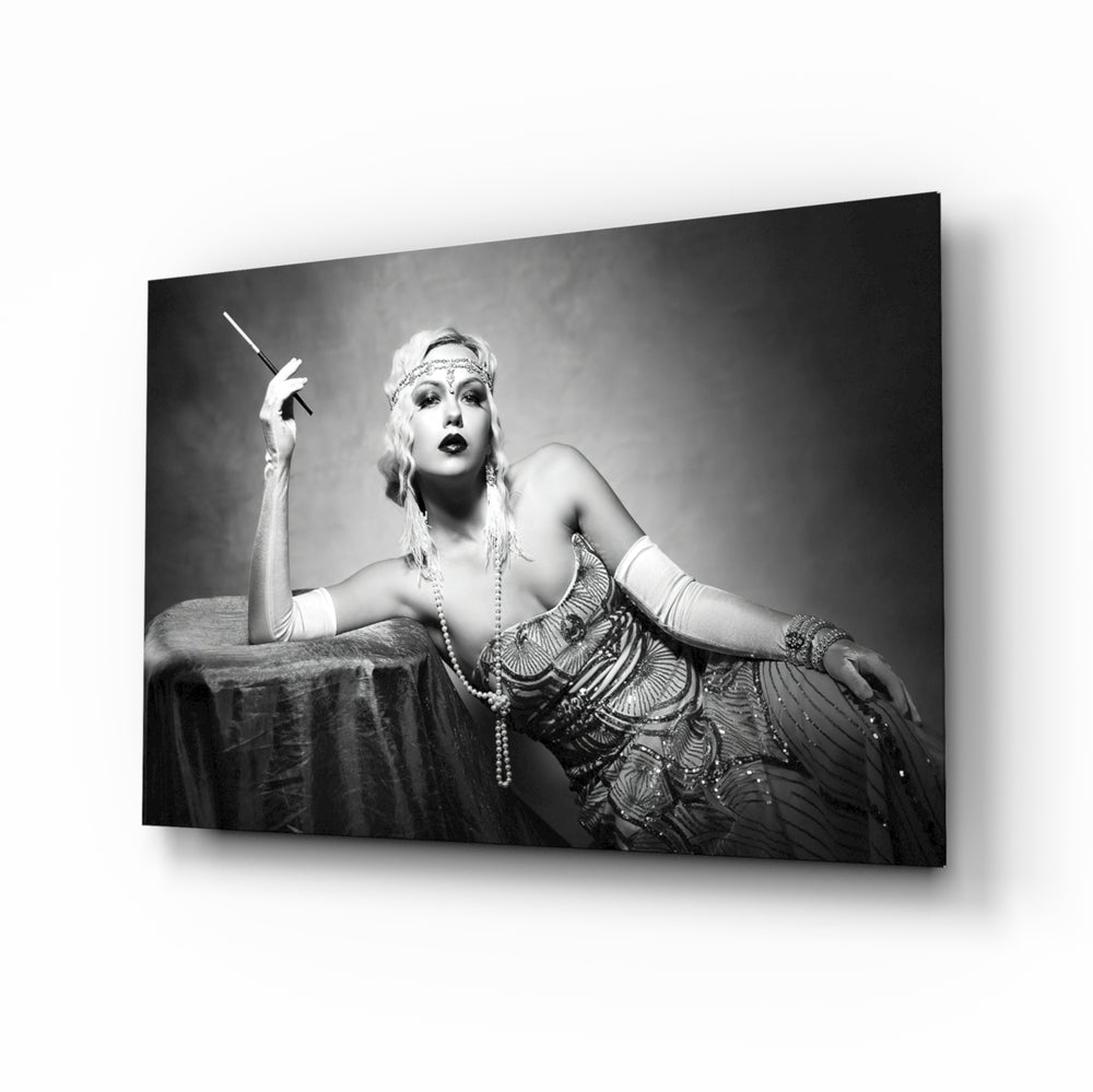 Art-deco-vintage panel bringing glamorous drama to a contemporary lounge