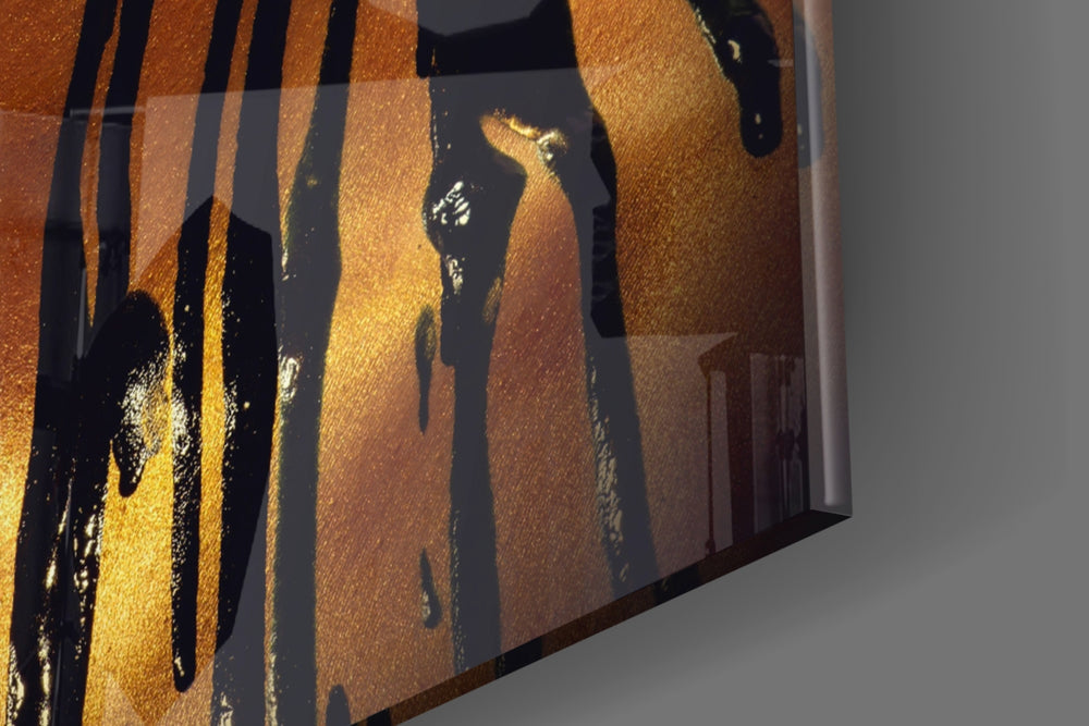 Stain panel catching low light to reveal its dramatic contrast