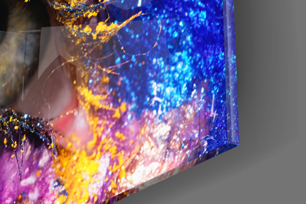 Pupil panel catching low light to reveal its electric saturation