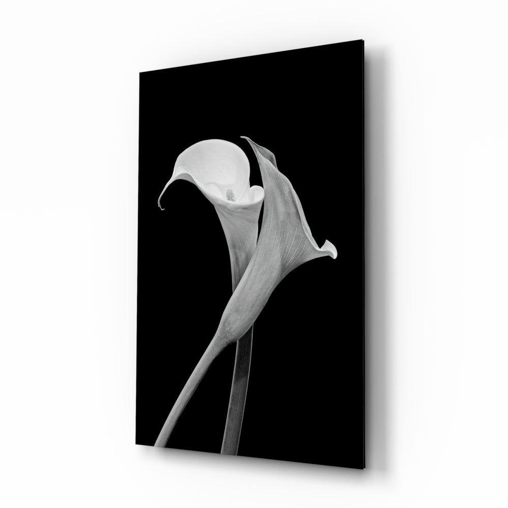 Macro-monochrome panel bringing elegant calm to a contemporary lounge