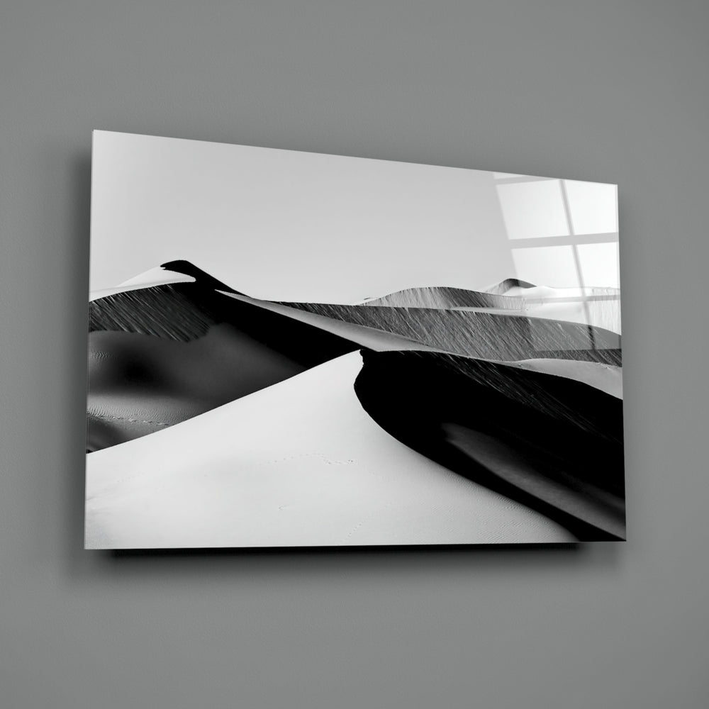 Black Landscape close-up showing pearl and onyx sand dune ridges