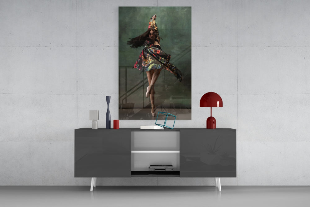 Ballerina panel catching ambient light to reveal its editorial drama