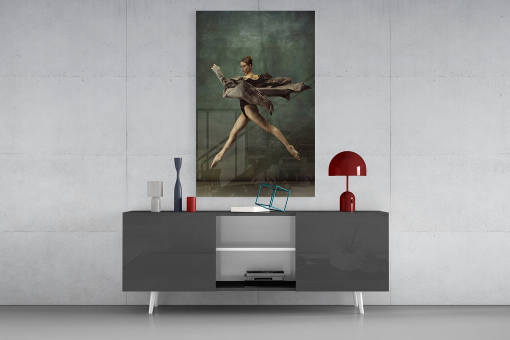 Ballerina panel catching low light to reveal its dramatic gravity