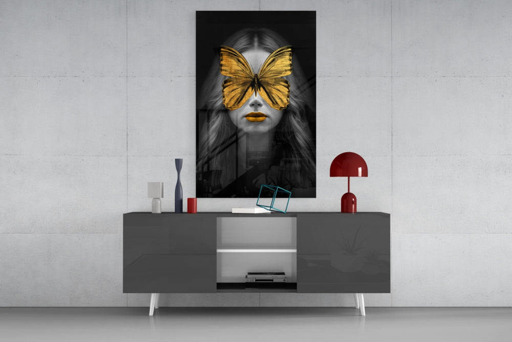 Butterfly Eyes panel catching directional light to reveal its luxe mystery