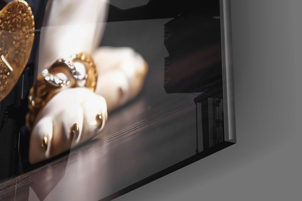 Puppy Vogue panel catching lamp light to reveal its cinematic glow