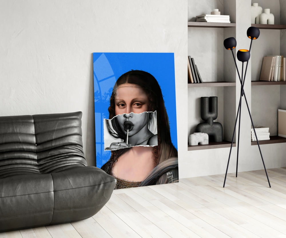 Contemporary Mona Lisa glass print enhancing a foyer with statement firepower