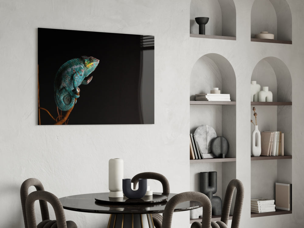 Chameleon panel adding wildlife wonder to a child's room