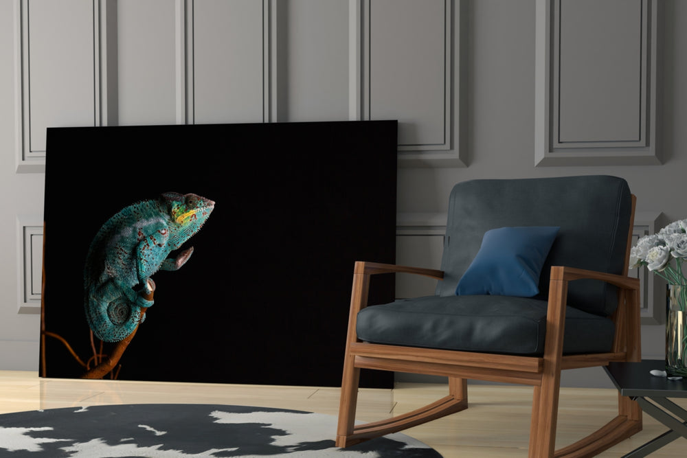 Chameleon glass print enhancing a hallway with statement focal point