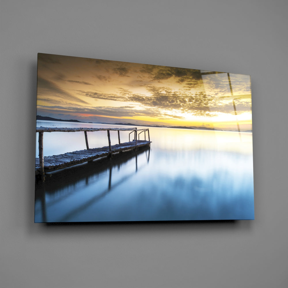 Tropical bamboo jetty panel bringing retreat warmth to a contemporary living space
