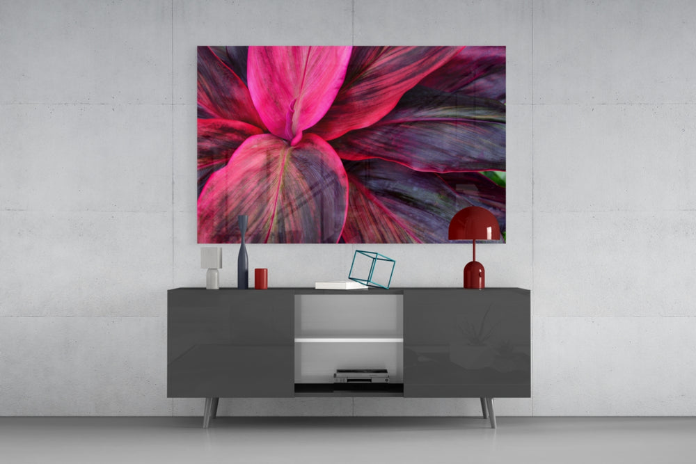 Leaf panel catching warm light to reveal its dimensional folds