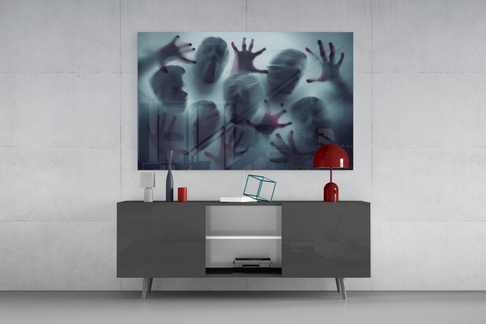 Silent Scream panel catching low light to reveal its frozen-pane mystique