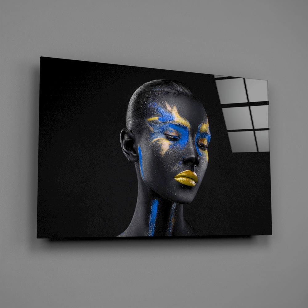Cobalt-bodypaint panel bringing editorial drama to a contemporary living space