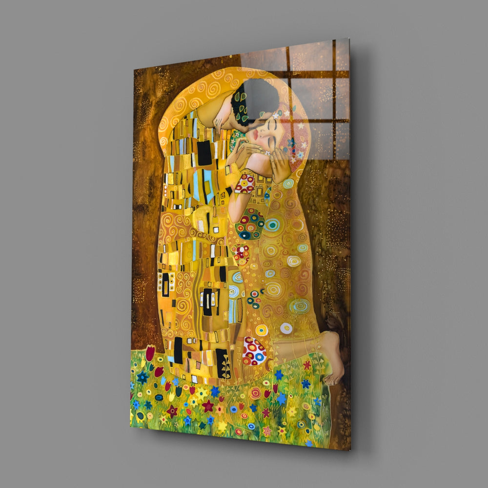 Klimt-Kiss panel bringing romantic drama to a contemporary living space