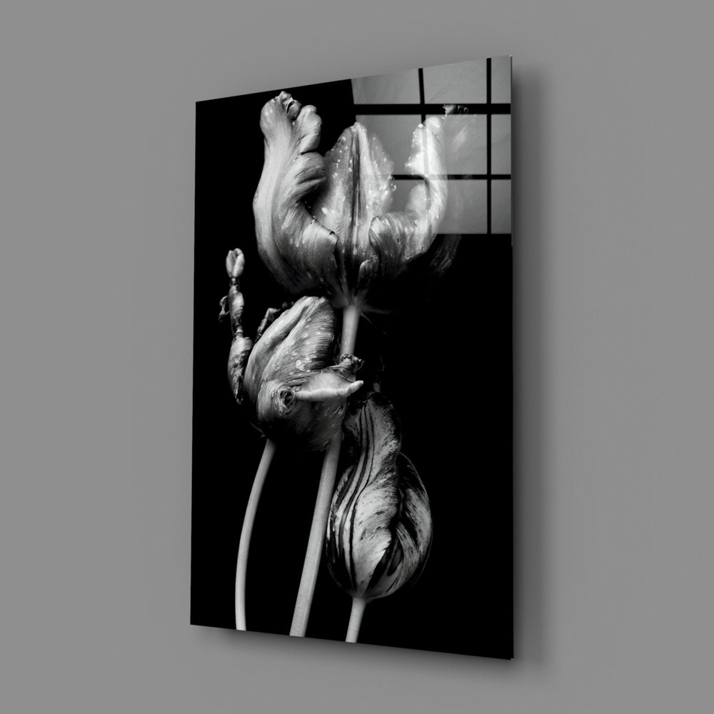 Tulip-trio panel bringing romantic drama to a contemporary living space