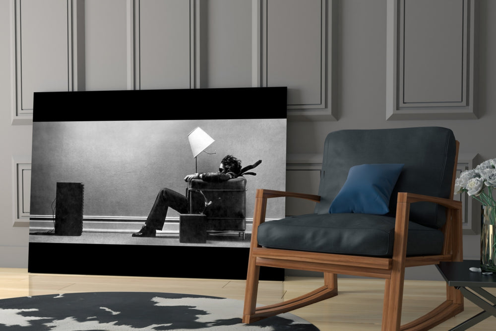 Editorial yatay panel against a moody dark-painted accent wall