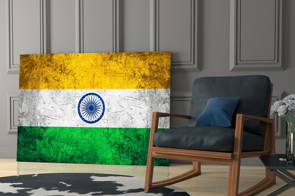 Patriotic yatay panel against an ivory-painted accent wall