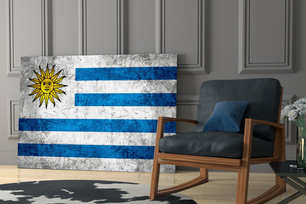 Patriotic yatay panel against an ivory-painted accent wall