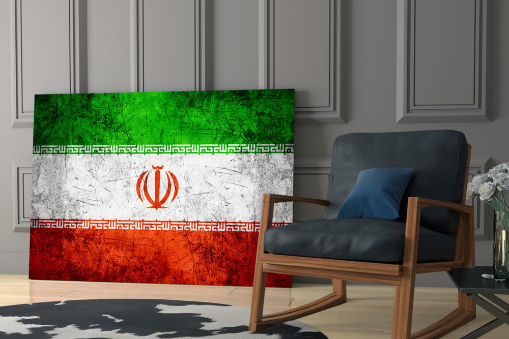 Patriotic yatay panel against an ivory-painted accent wall
