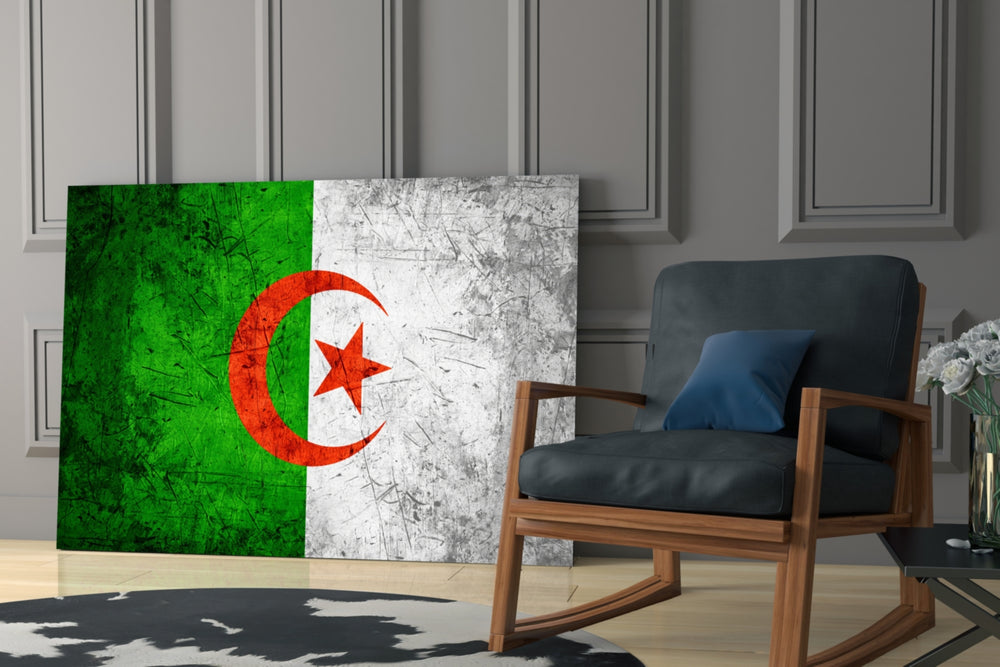 Patriotic yatay panel against an ivory-painted accent wall