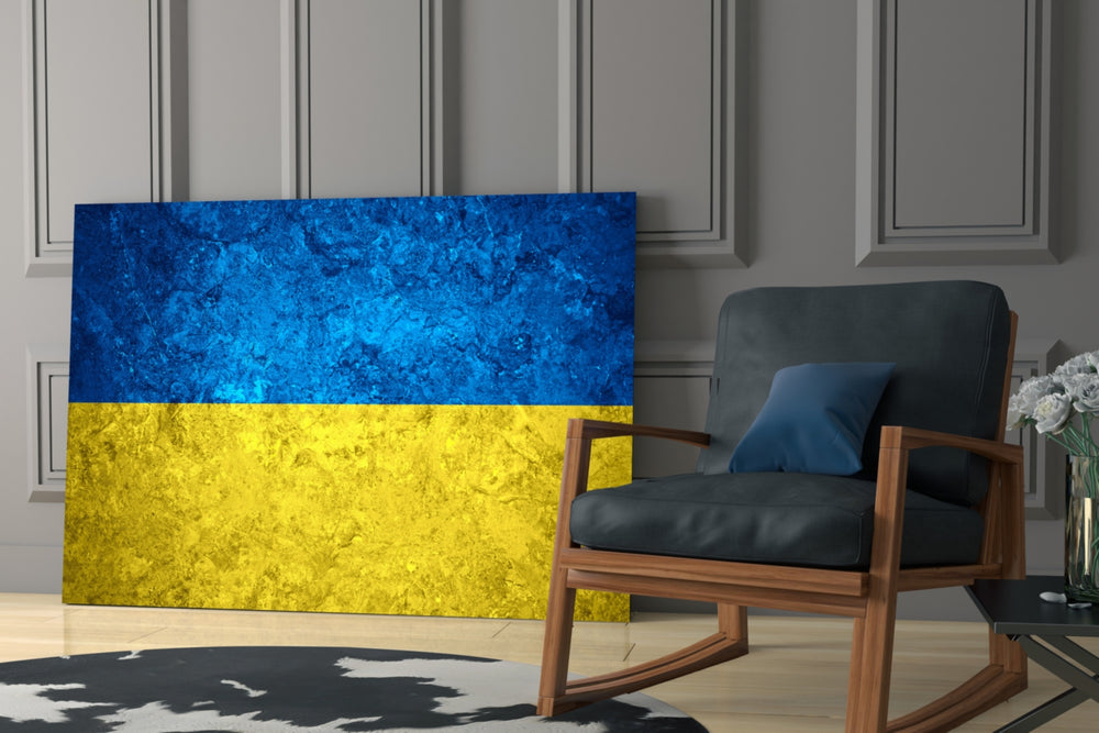 Patriotic yatay panel against an ivory-painted accent wall