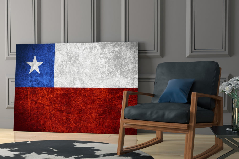 Patriotic yatay panel against an ivory-painted accent wall