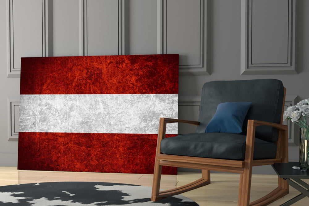Patriotic yatay panel against an ivory-painted accent wall