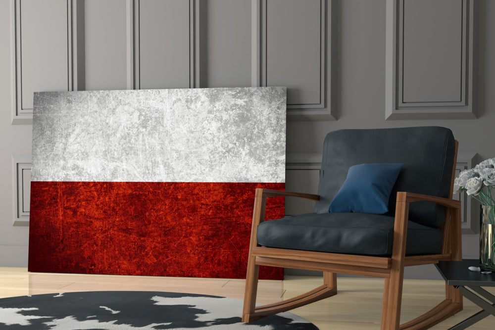 Patriotic yatay panel against an ivory-painted accent wall