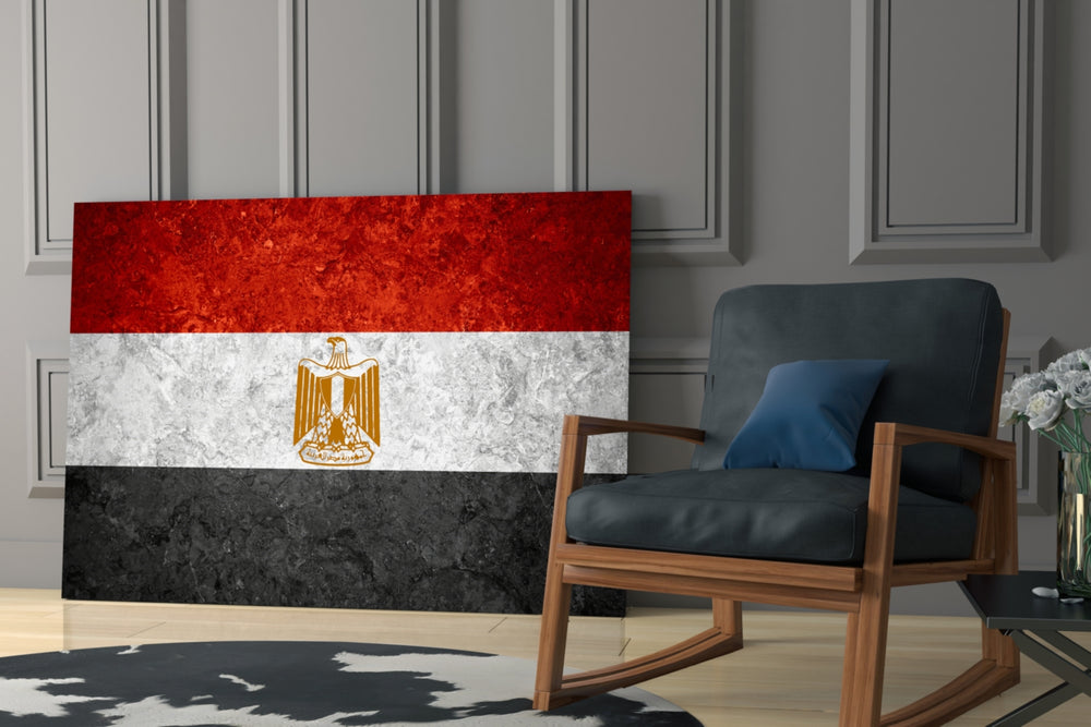 Patriotic yatay panel against an ivory-painted accent wall