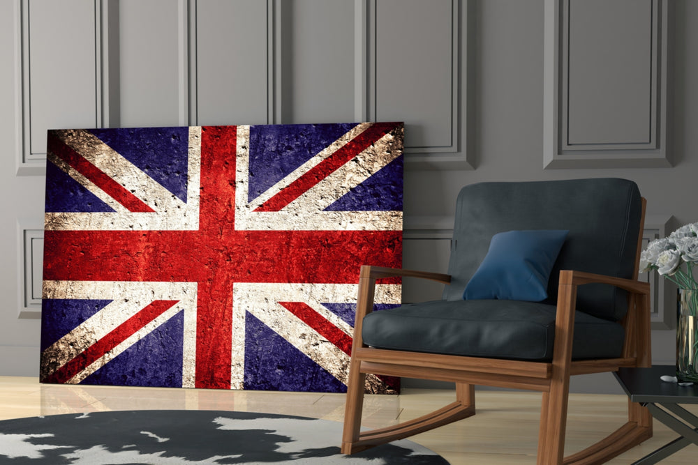 Patriotic yatay panel against an ivory-painted accent wall