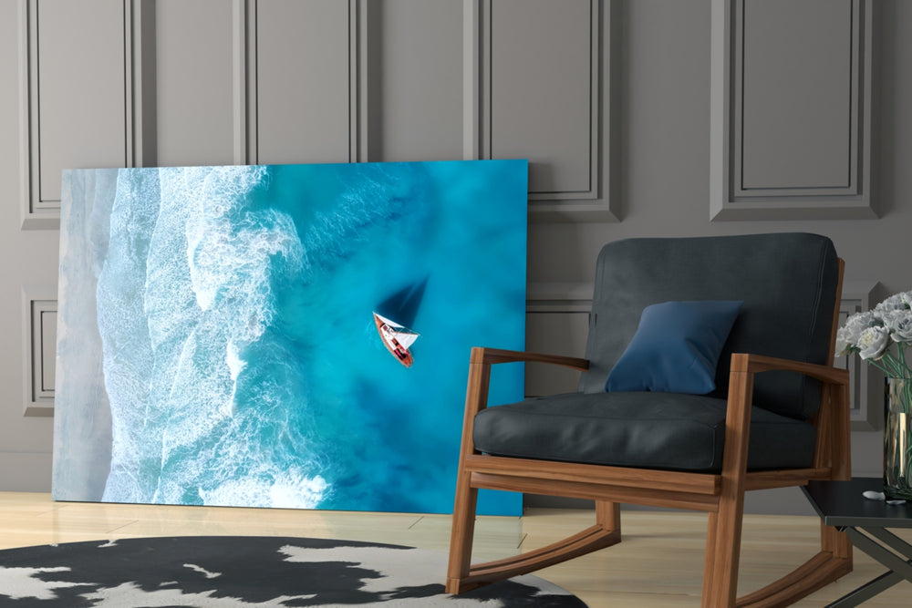Coastal yatay panel against an ivory-painted accent wall