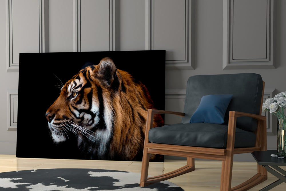 Wildlife yatay panel against an onyx-painted accent wall