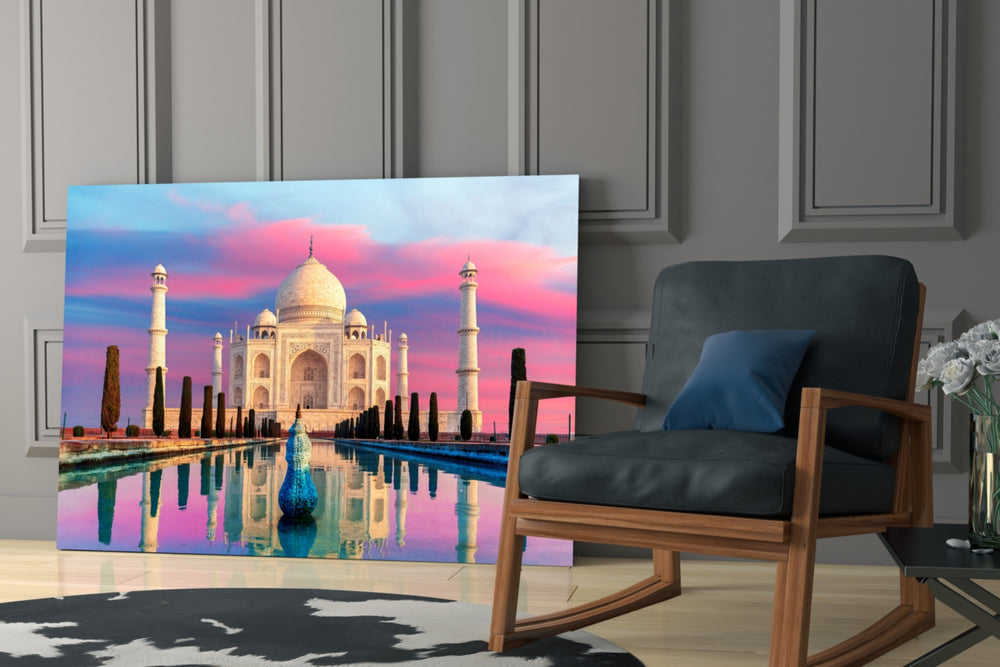 Travel yatay panel against an ivory-painted accent wall