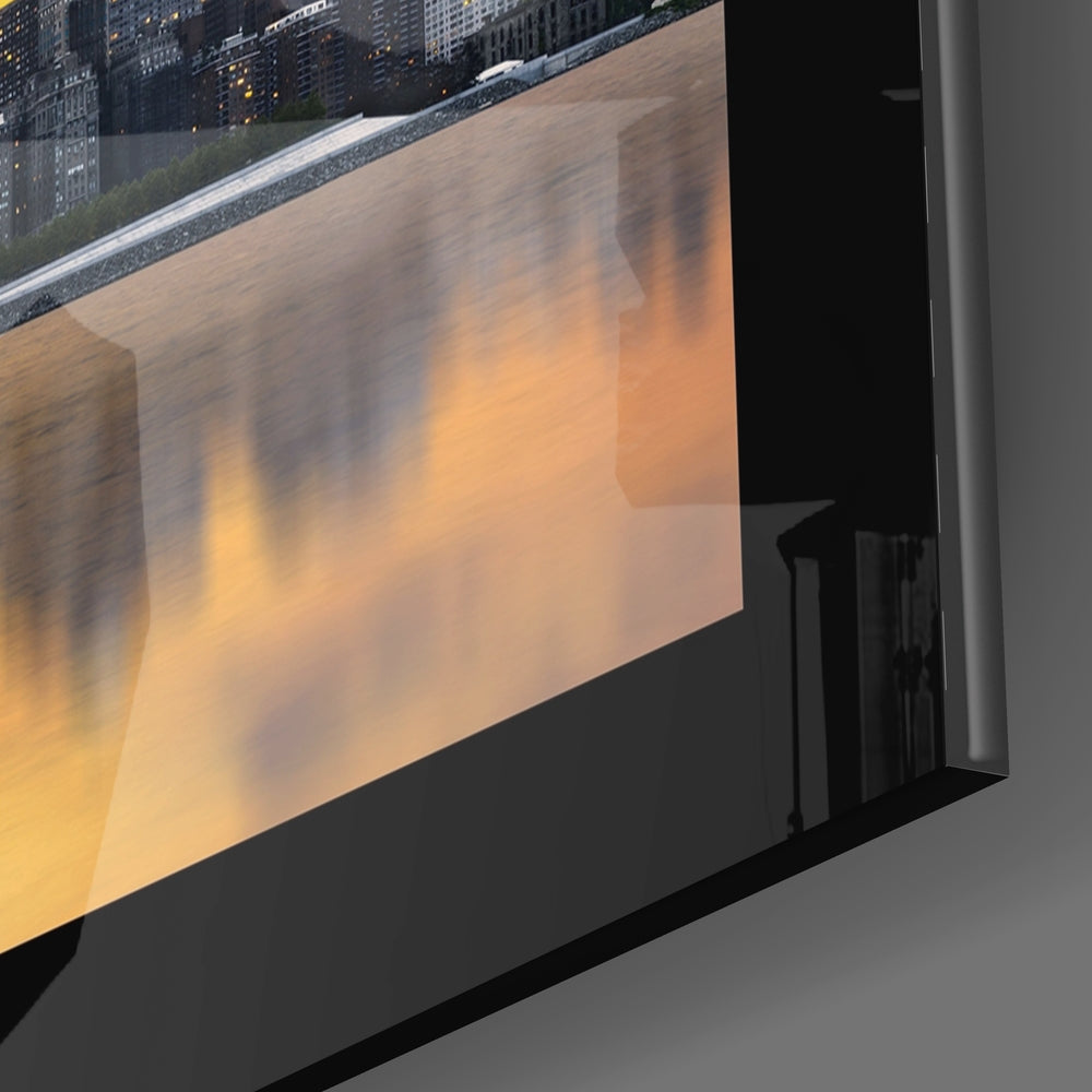 The City close-up showing Manhattan skyline and reflections