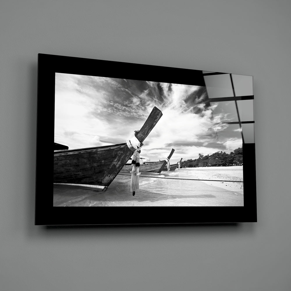 Editorial-photo panel bringing monochrome poise to a coastal cottage