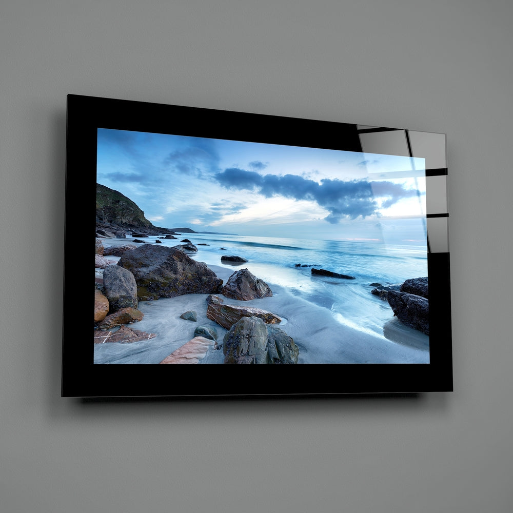 Editorial-photo panel bringing coastal calm to a coastal cottage