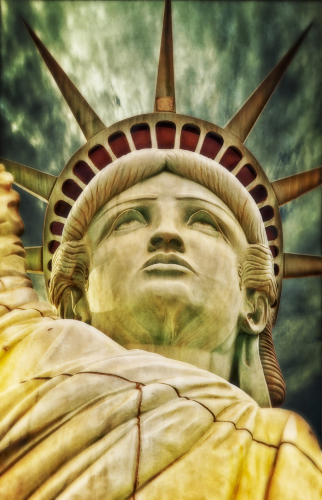 The Statue of Liberty Glass Wall Art