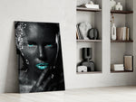 Woman glass print enhancing a lounge with haute-jewelry mood