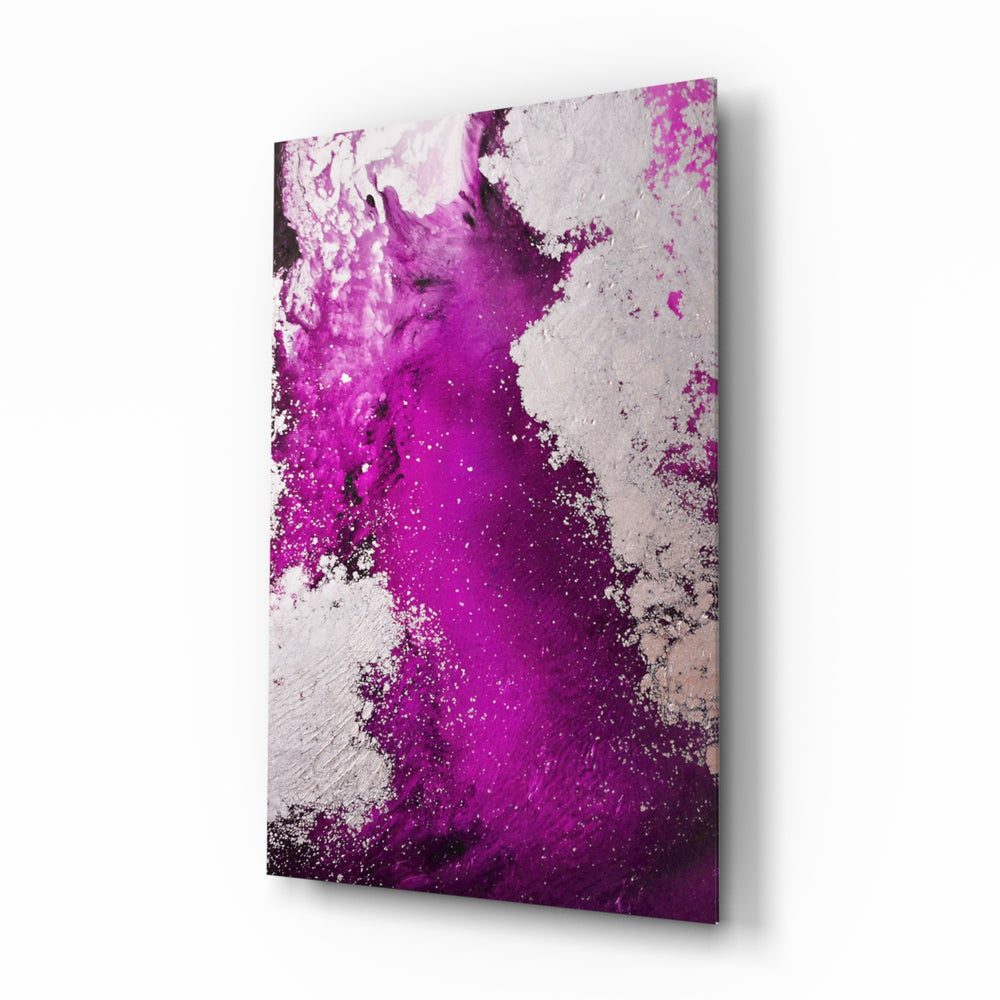 Fluid-noir panel bringing bold drama to a contemporary lounge