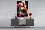 Queen Mona Lisa panel catching ambient light to reveal its incendiary glamour