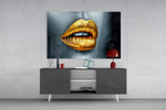 Golden Lips panel catching directional light to reveal its luxe sensuality